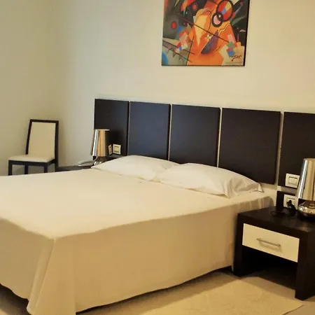Hotel Buddi 3*